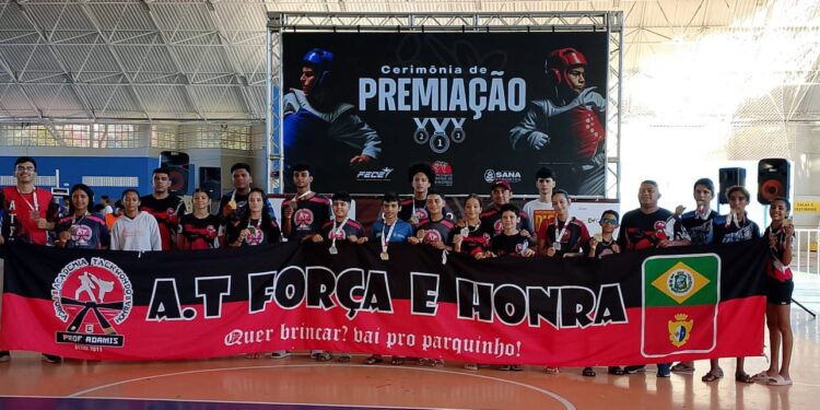 Academia Força e Honra conquista 21 medalhas no Campeonato Cearense de Taekwondo 2025