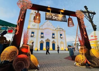 Feira da Agricultura Familiar em Aracati surpreende e movimenta o Largo da Matriz