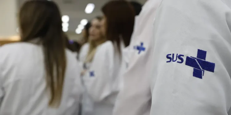 Mais Médicos promoveu melhoria da saúde da população, diz secretário