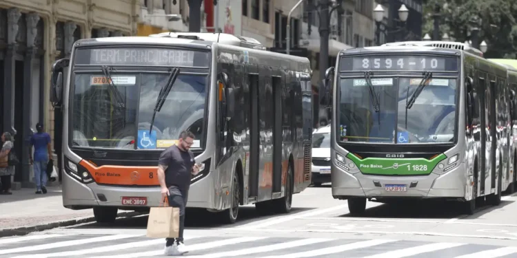 Setor de serviços cresce 0,3% em junho e atinge patamar recorde