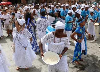 Fortaleza celebra Dia de Iemanjá com festejos pela cidade