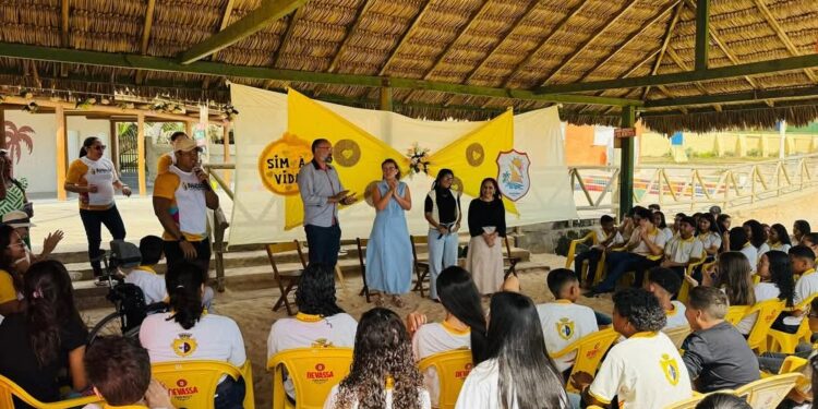 Aracati: Estudantes da Escola Antonieta Cals participam de roda de conversa sobre o Setembro Amarelo
