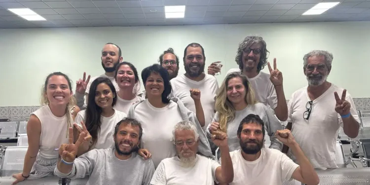 Luizianne Lins e os demais brasileiros da Flotilha Global Sumud são libertados na Jordânia