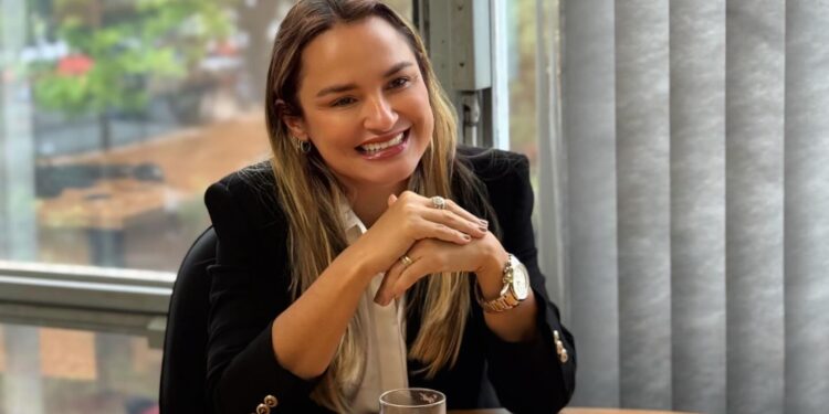 Prefeita Roberta de Bismarck viaja à Brasília para garantir mais avanços para o Aracati