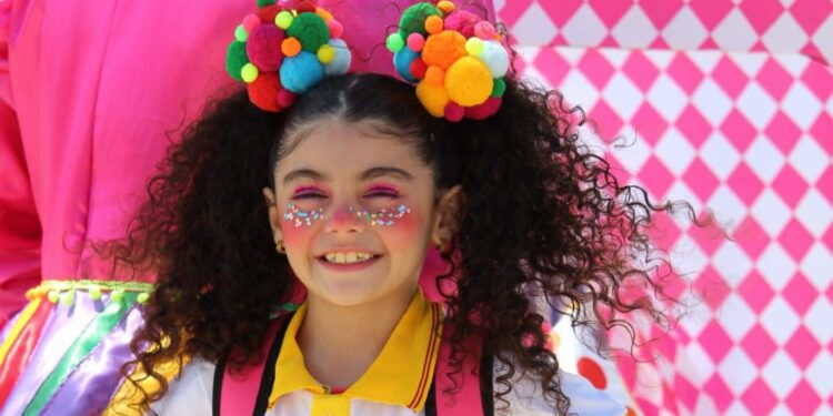 Espetáculo “A Porta Mágica” encanta final de semana das crianças no Teatro Francisca Clotilde