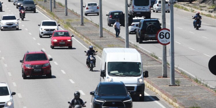 Detran-CE converte multas leves e médias em advertências educativas de forma automática