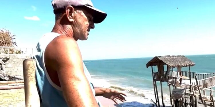 Peroba, em Icapuí, é mais uma praia do litoral leste que sofre com a erosão costeira