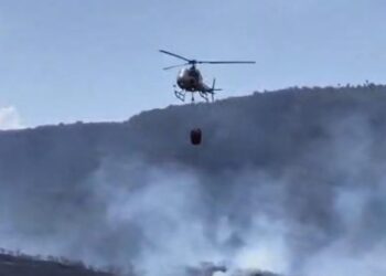 Em ação conjunta, Ciopaer/SSPDS e CBMCE combatem incêndio em Viçosa do Ceará