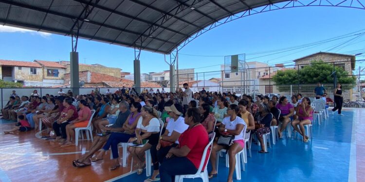 Mais de 400 famílias foram beneficiadas hoje com o Vale-Gás Social em Aracati