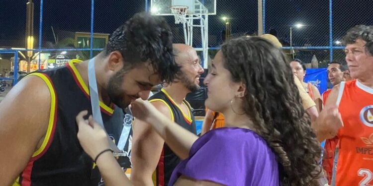 Atleta de basquete de Aracati pede ajuda após sofrer acidente