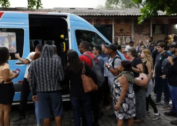 “Entrei na estação para fugir dos tiros”, conta moradora do Rio