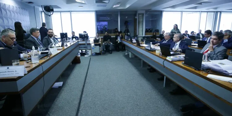 CPMI do INSS ouve ex-dirigentes de associação e conselho nesta segunda