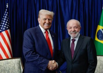 ‘Grande honra estar com presidente do Brasil’, publica Trump após encontro
