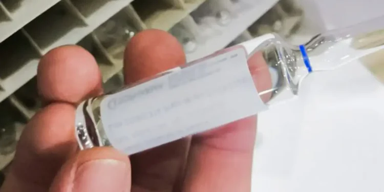 Ceará recebe antídoto contra intoxicação por metanol; distribuição chega a nove estados