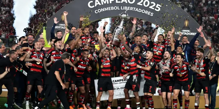 Flamengo vence Palmeiras e vira 1º brasileiro tetra da Libertadores