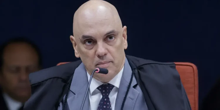 Trama golpista: Moraes abre julgamento de réus acusados de monitorá-lo