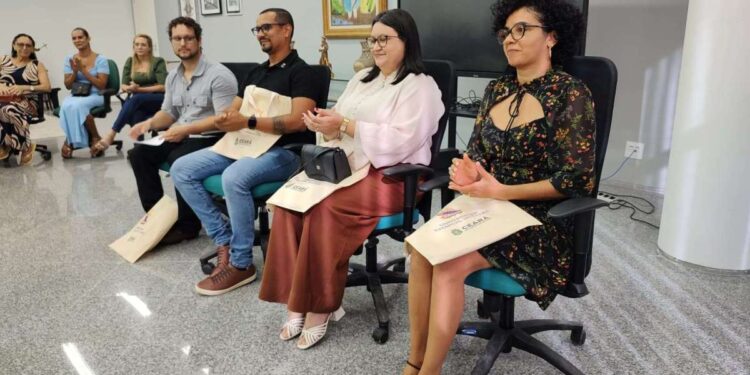 Uece empossa novos docentes do Centro de Ciências e Tecnologia e da unidade de Aracati