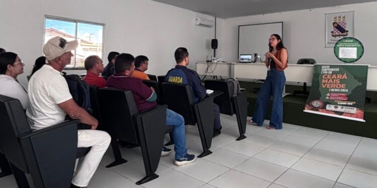 Sema realiza capacitação sobre prevenção e monitoramento de incêndios florestais em Aracati