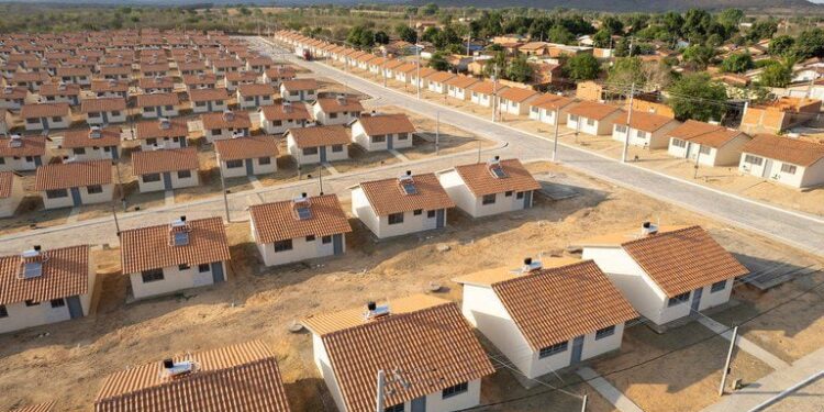 Famílias cearenses recebem chaves do programa “Minha Casa, Minha Vida” nesta segunda-feira (3)