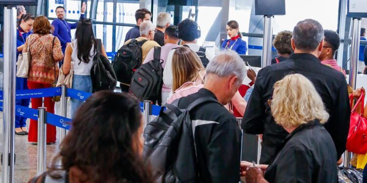 Turismo bate marca de 92 milhões de passageiros voando pelo país