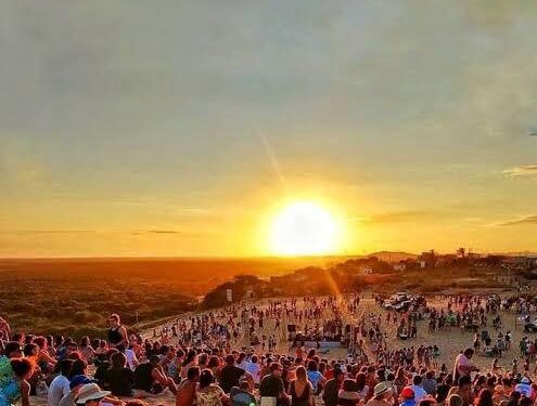 Canoa Quebrada se consolida como um dos principais destinos turísticos do Ceará e registra quase 100% de ocupação hoteleira no fim de ano