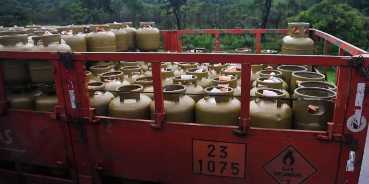 Beneficiários com NIS final 5 recebem Auxílio Gás nesta terça-feira