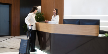 Começam a valer novas regras para entrada e saída em meios de hospedagem