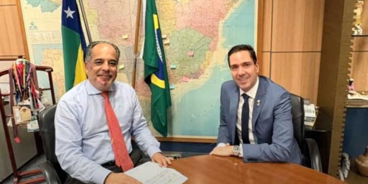 Eduardo Bismarck trata no Ministério do Turismo da aplicação de mais de R$ 14 milhões para o Ceará