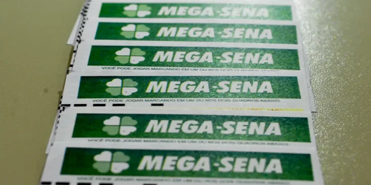 Mega-Sena acumula e prêmio principal vai para R$ 8 milhões