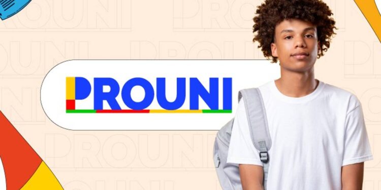 Prouni 1º semestre de 2026 oferece quase 600 mil bolsas; inscrições vão até 29 de janeiro