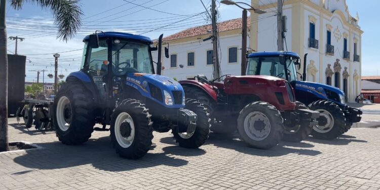 Aracati realiza cadastro para o Programa Hora Trator de 15 a 26 de janeiro