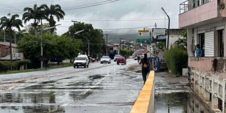 Instabilidade aumenta, e semana inicia-se com maiores condições de chuva para o Ceará