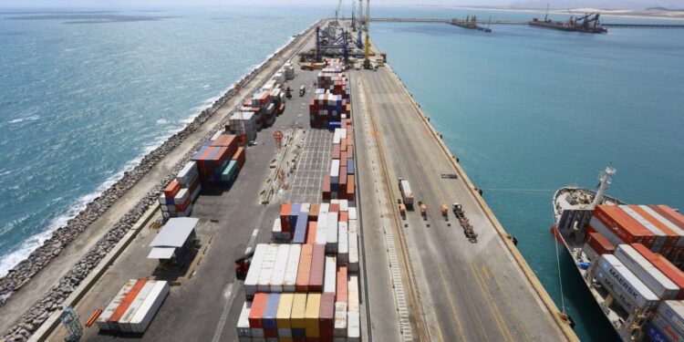 Ceará assume liderança nacional no crescimento das exportações em 2025
