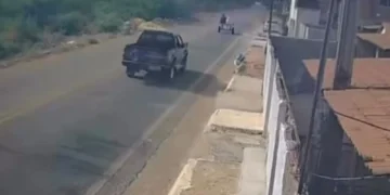 Caminhonete colide com carroça e motorista foge sem prestar socorro em Aracati