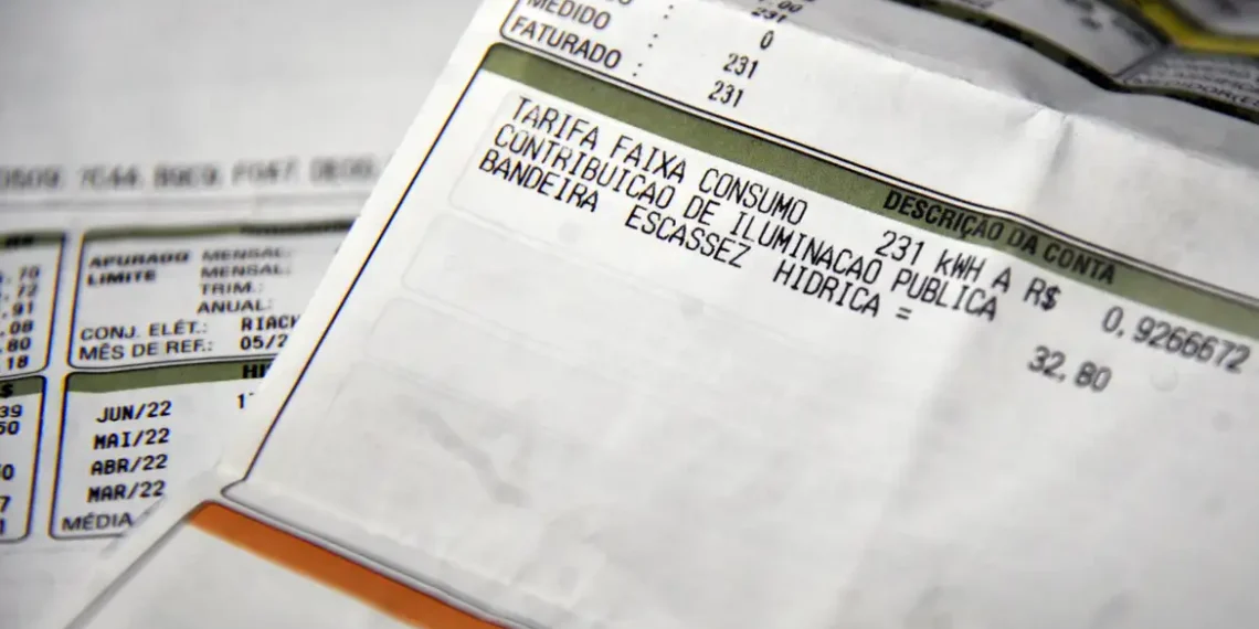 Aneel divulga calendário para anúncio de bandeiras tarifárias em 2026