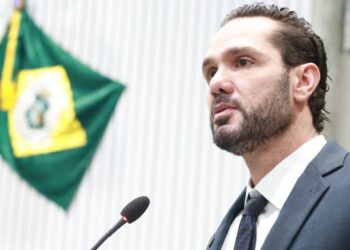 Deputado Guilherme Bismarck enaltece tradição do Carnaval de Aracati na Alece