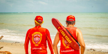 Operação Carnaval: Bombeiros não registra óbitos por afogamento e resgata, com vida, 62 banhistas no Ceará