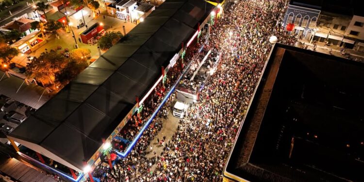 Carnaval 2026 consolida Ceará como um dos destinos mais procurados do país, com uma movimentação econômica de R$ 905,4 milhões