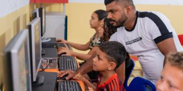 Ceará recebe mais de 3,3 mil computadores em 315 pontos de acesso