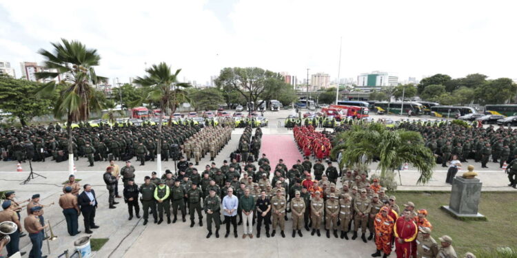 Ceará entrega 20 novas viaturas ao BPTur para Operação Carnaval 2026