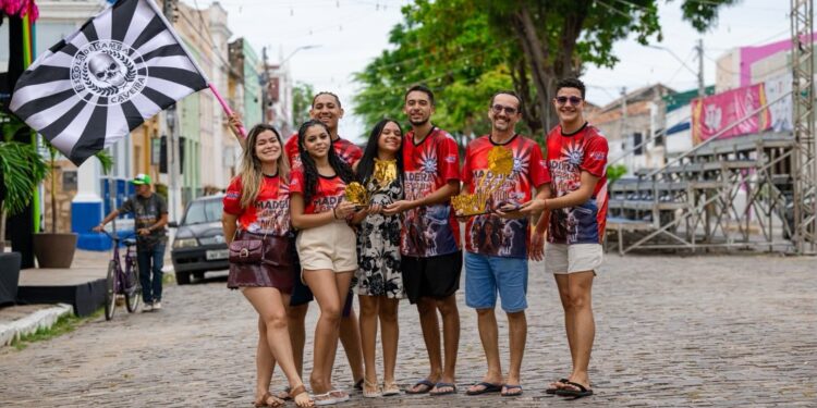 Escola de Samba Caveira é eleita campeã do Carnaval Cultural do Aracati 2026