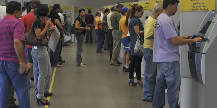 Veja como checar dados oficiais sobre a saúde financeira do seu banco