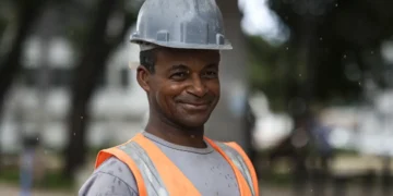 IR zero para quem ganha até R$ 5 mil vale nos salários pagos este mês