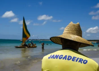 Senado aprova regras para empresas que prestam serviços a turistas