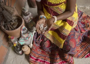 Cartilha une saberes de terreiros e prevenção do câncer em negras