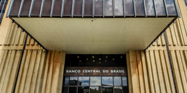 Copom se reúne nesta quarta com petróleo sob pressão da guerra