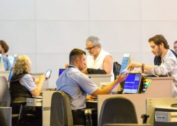 Passageiros em voos domésticos e internacionais batem recorde histórico em janeiro no Brasil