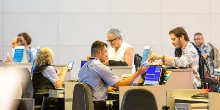 Passageiros em voos domésticos e internacionais batem recorde histórico em janeiro no Brasil