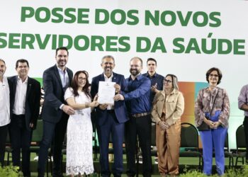 Ceará amplia equipes de saúde com mais 856 servidores empossados
