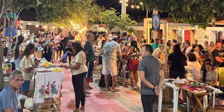 Feira Empreender com Arte movimenta bairro São Francisco com artesanato e empreendedorismo